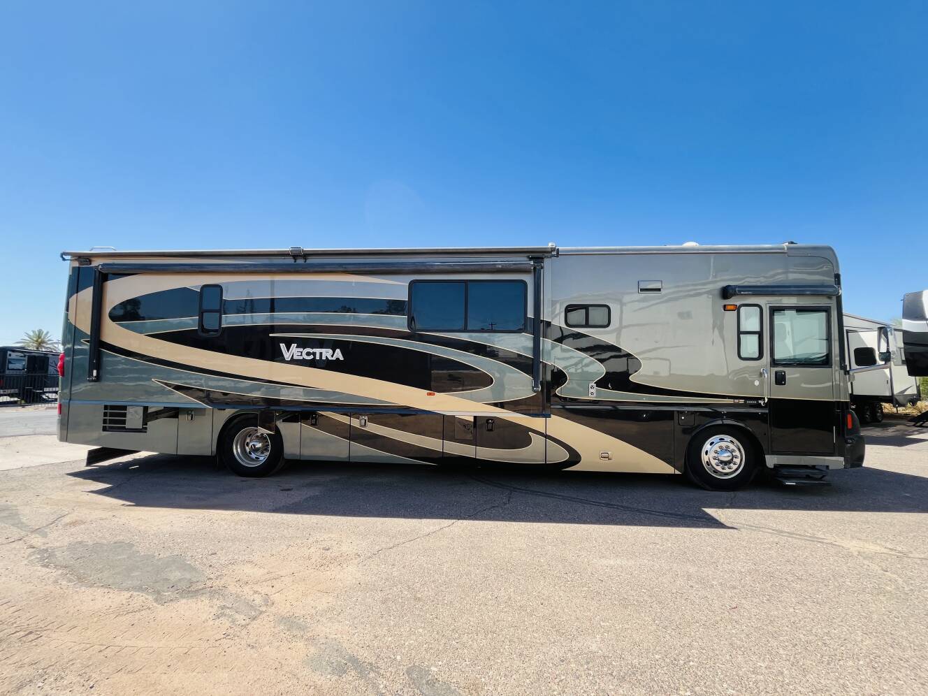 A photo of this 2007 Winnebago Vectra 40TD