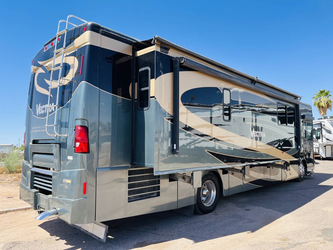 A photo of this 2007 Winnebago Vectra 40TD