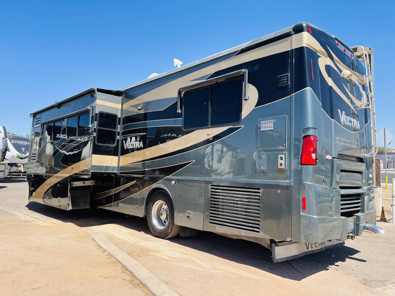 A photo of this 2007 Winnebago Vectra 40TD