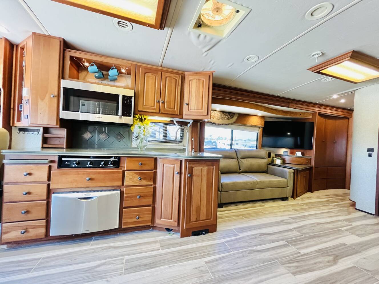 A photo of this 2007 Winnebago Vectra 40TD