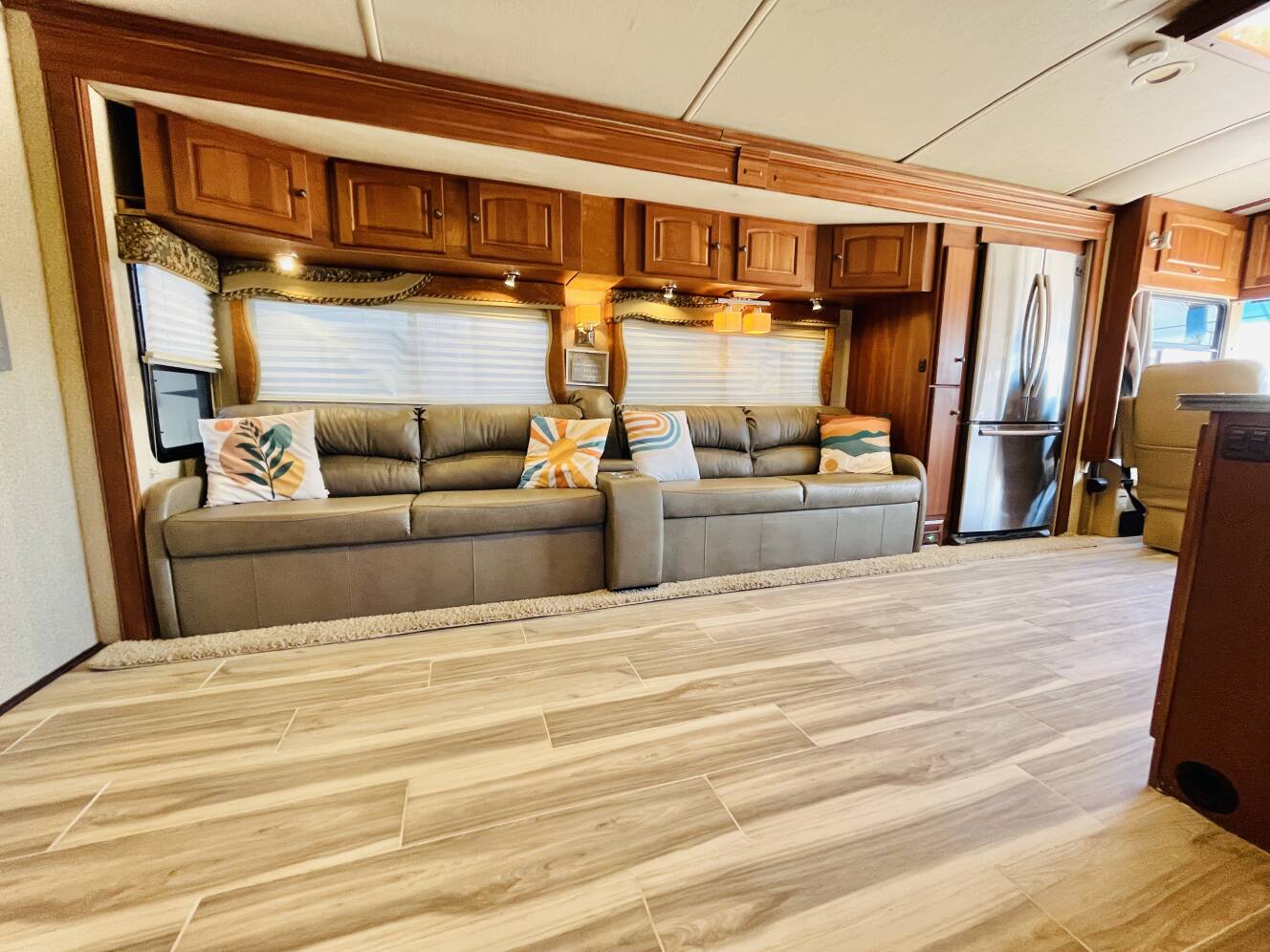 A photo of this 2007 Winnebago Vectra 40TD