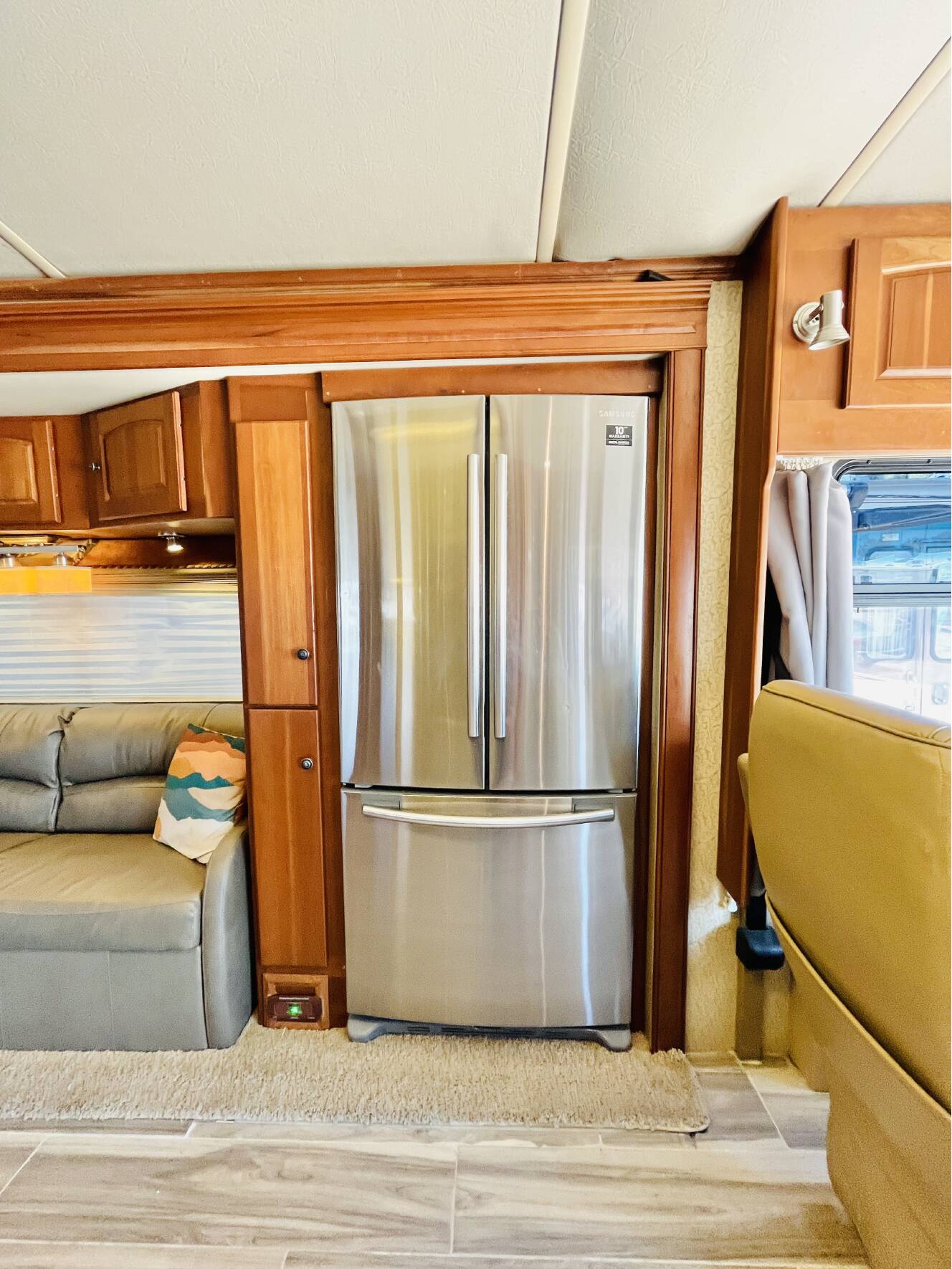 A photo of this 2007 Winnebago Vectra 40TD