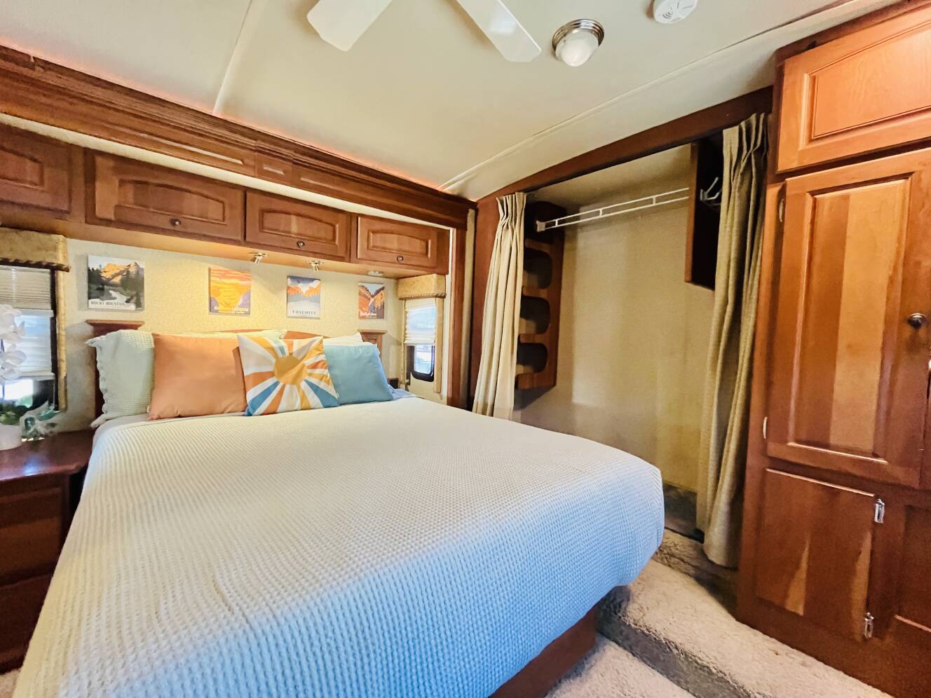 A photo of this 2007 Winnebago Vectra 40TD