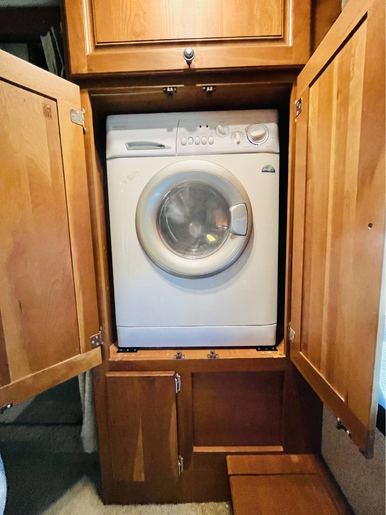 A photo of this 2007 Winnebago Vectra 40TD