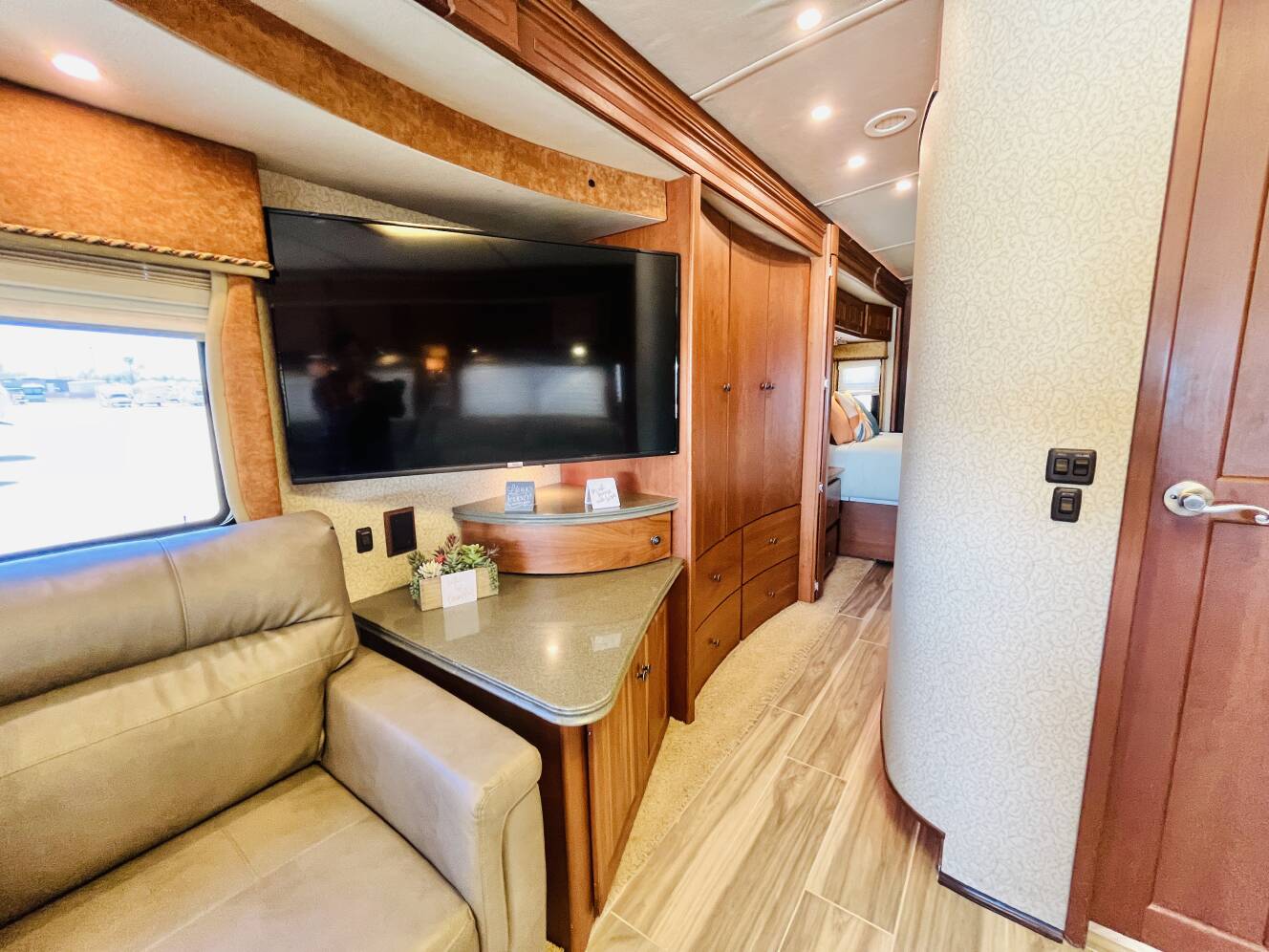 A photo of this 2007 Winnebago Vectra 40TD