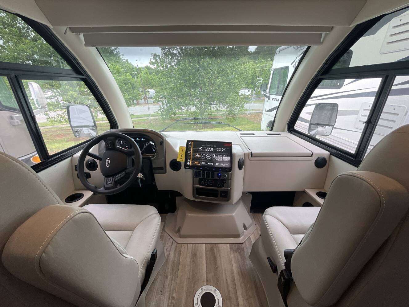 A photo of this 2027 Thor FREEDOM TRAVELER A24