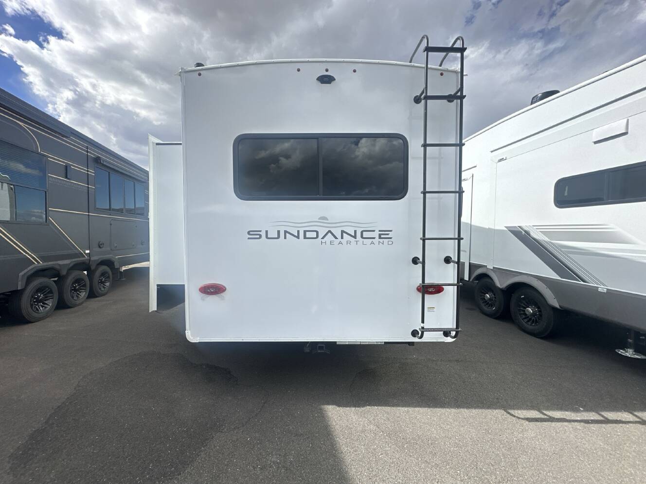 A photo of this 2026 Heartland SUNDANCE 27MLOK