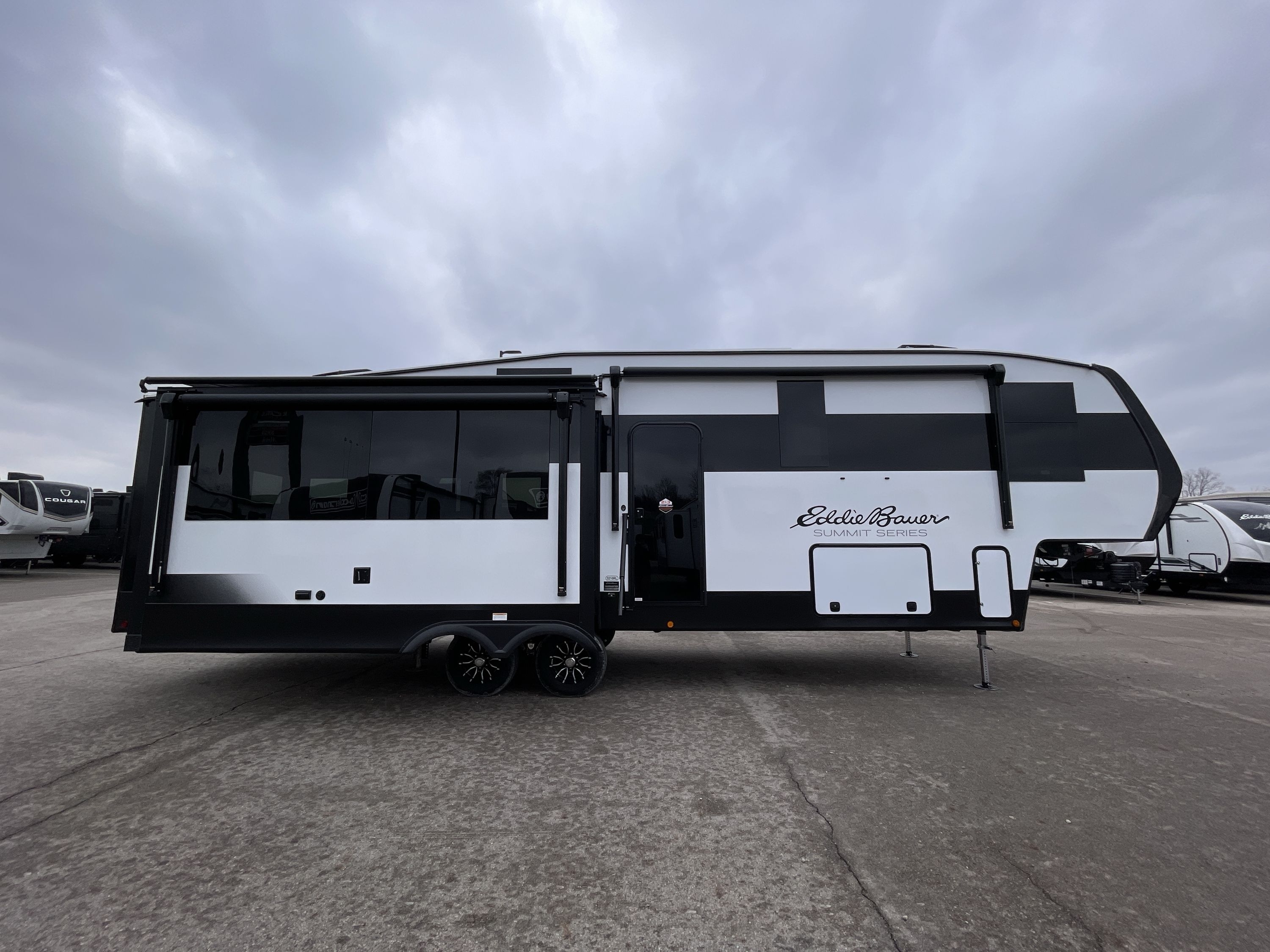 2026 Dutchmen EDDIE BAUER SUMMIT 3210RL in huber heights OH