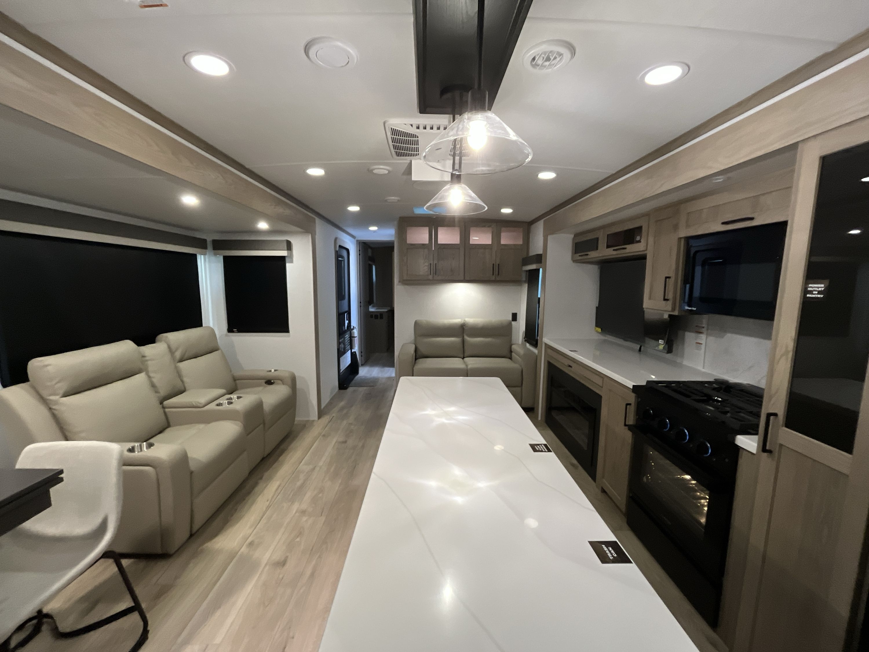2026 Forest River ROCKWOOD SIGNATURE 8339FK in morgan hill CA