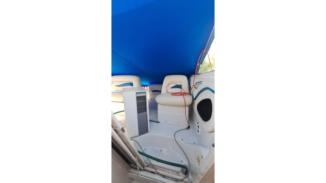 A photo of this 1997 Chris-Craft 26 CROWNE