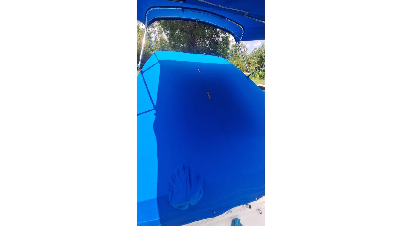 A photo of this 1997 Chris-Craft 26 CROWNE
