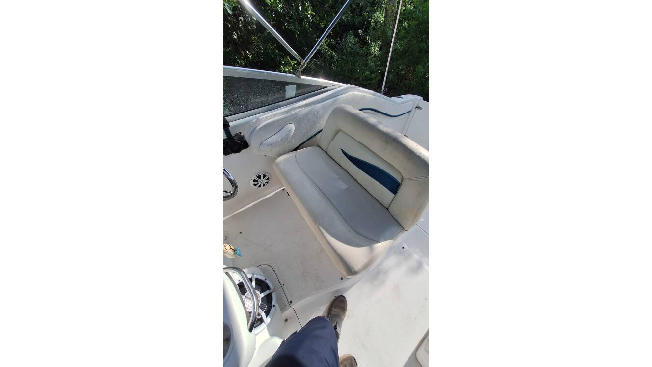 A photo of this 1997 Chris-Craft 26 CROWNE