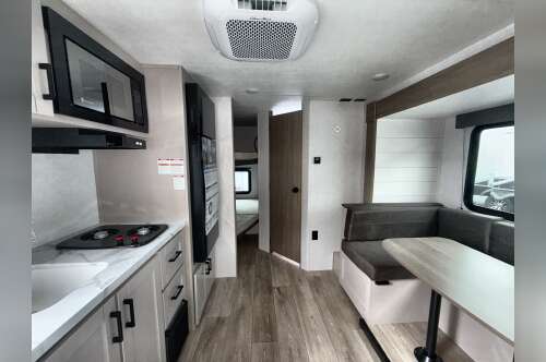 2027 Jayco JAY FLIGHT 197MB in roscoe IL