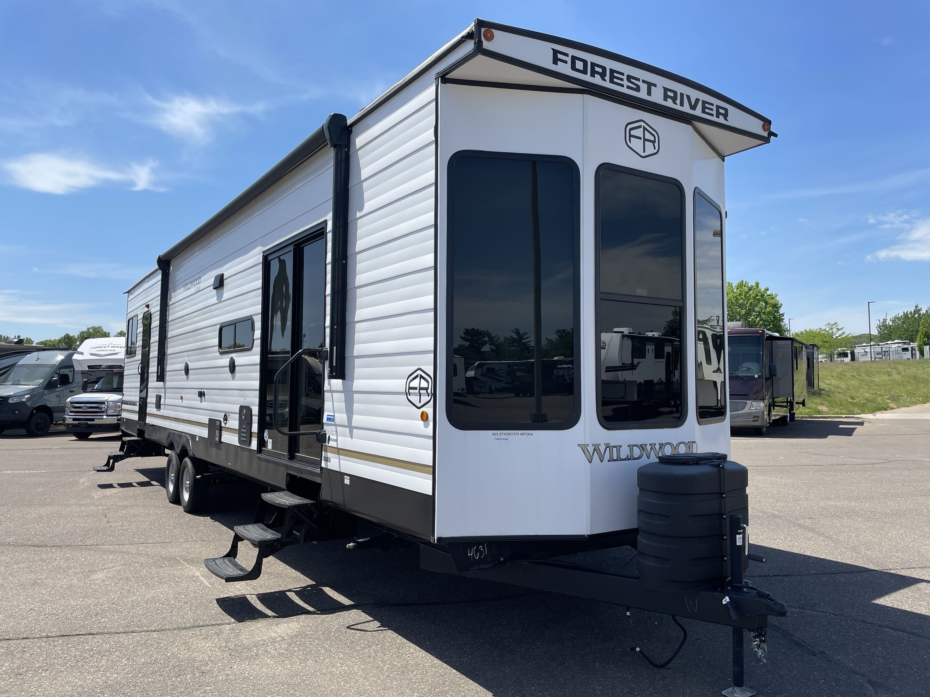 2025 Forest River WILDWOOD LODGE 40FDEN RV