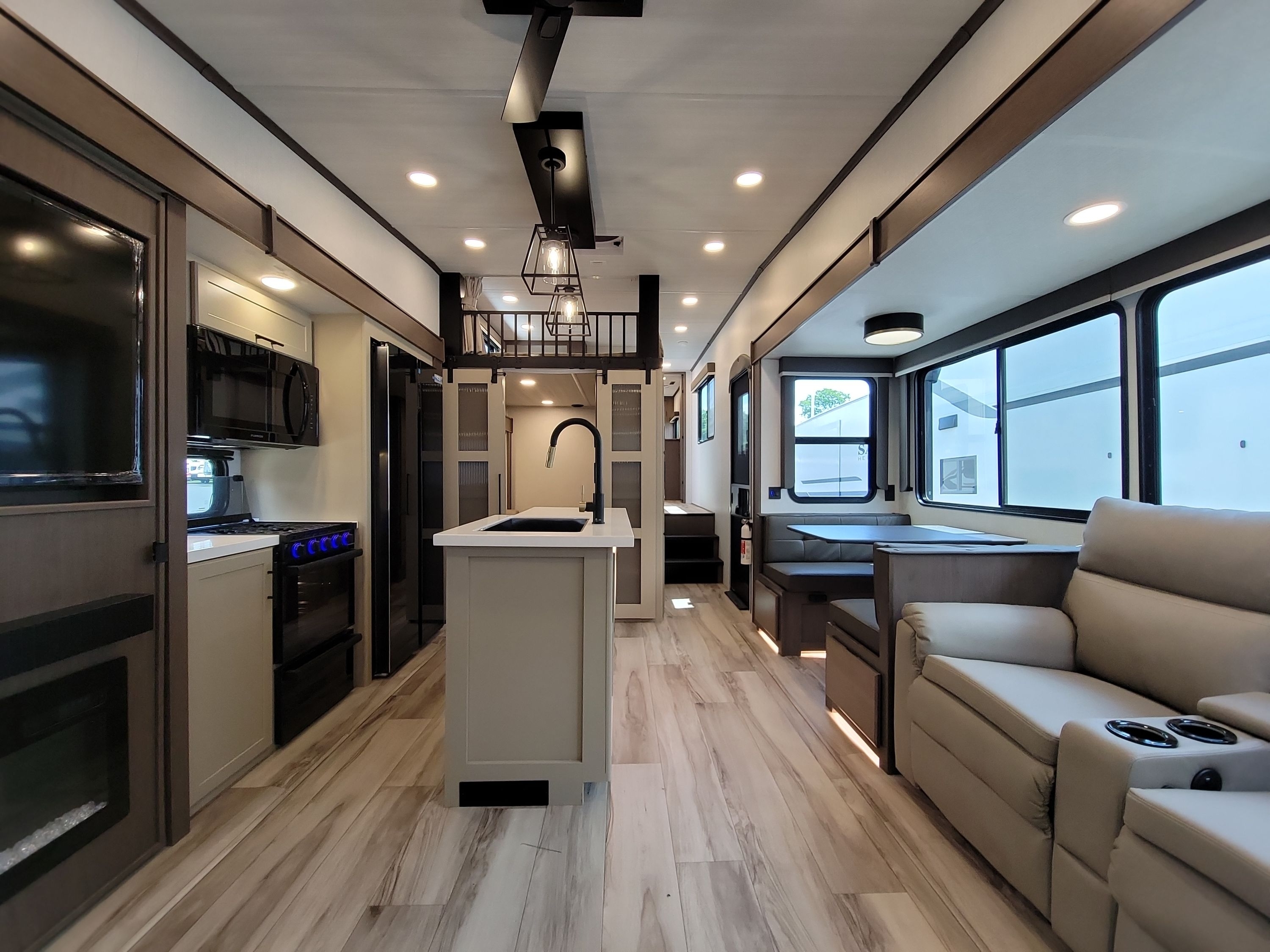 2027 Keystone COUGAR 360MBI in west hatfield MA