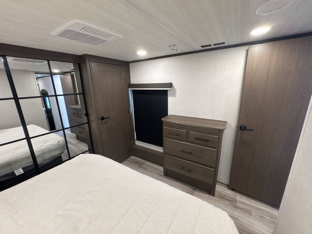 A photo of this 2027 Keystone COUGAR 260MLE