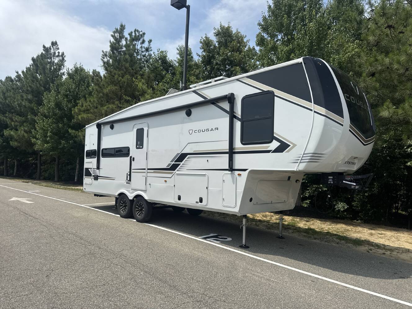 A photo of this 2027 Keystone COUGAR 260MLE