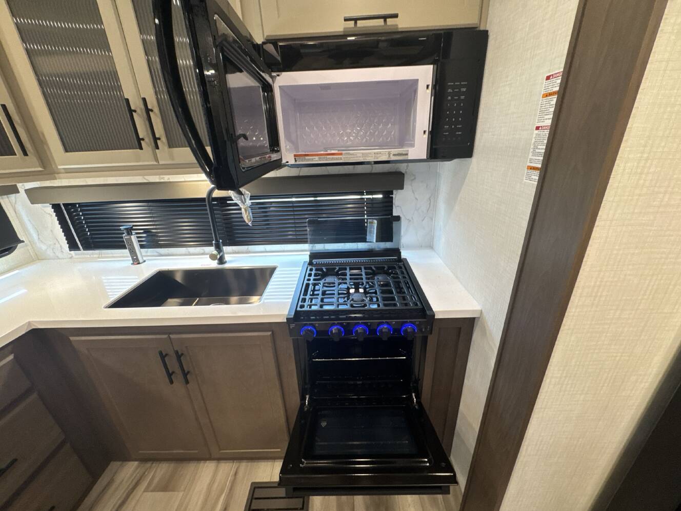 A photo of this 2027 Keystone COUGAR 260MLE