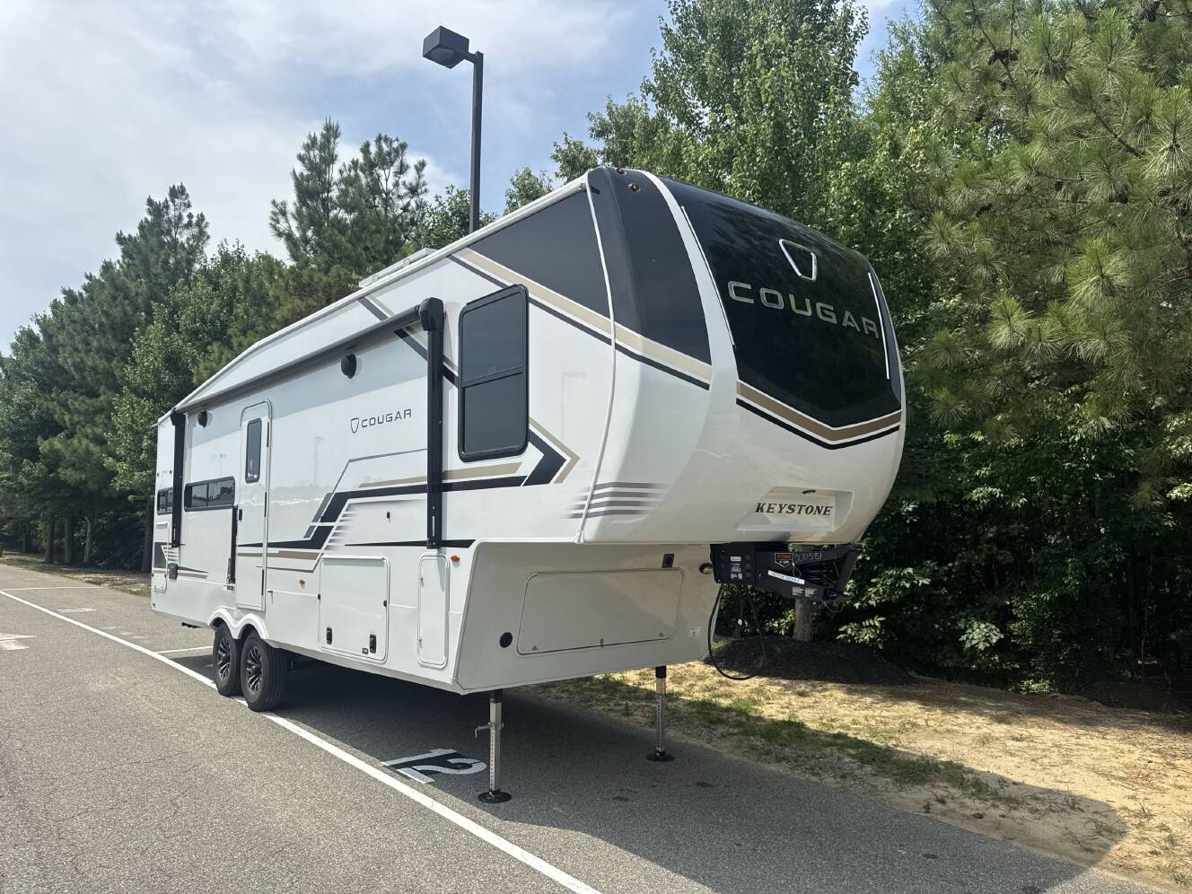 A photo of this 2027 Keystone COUGAR 260MLE