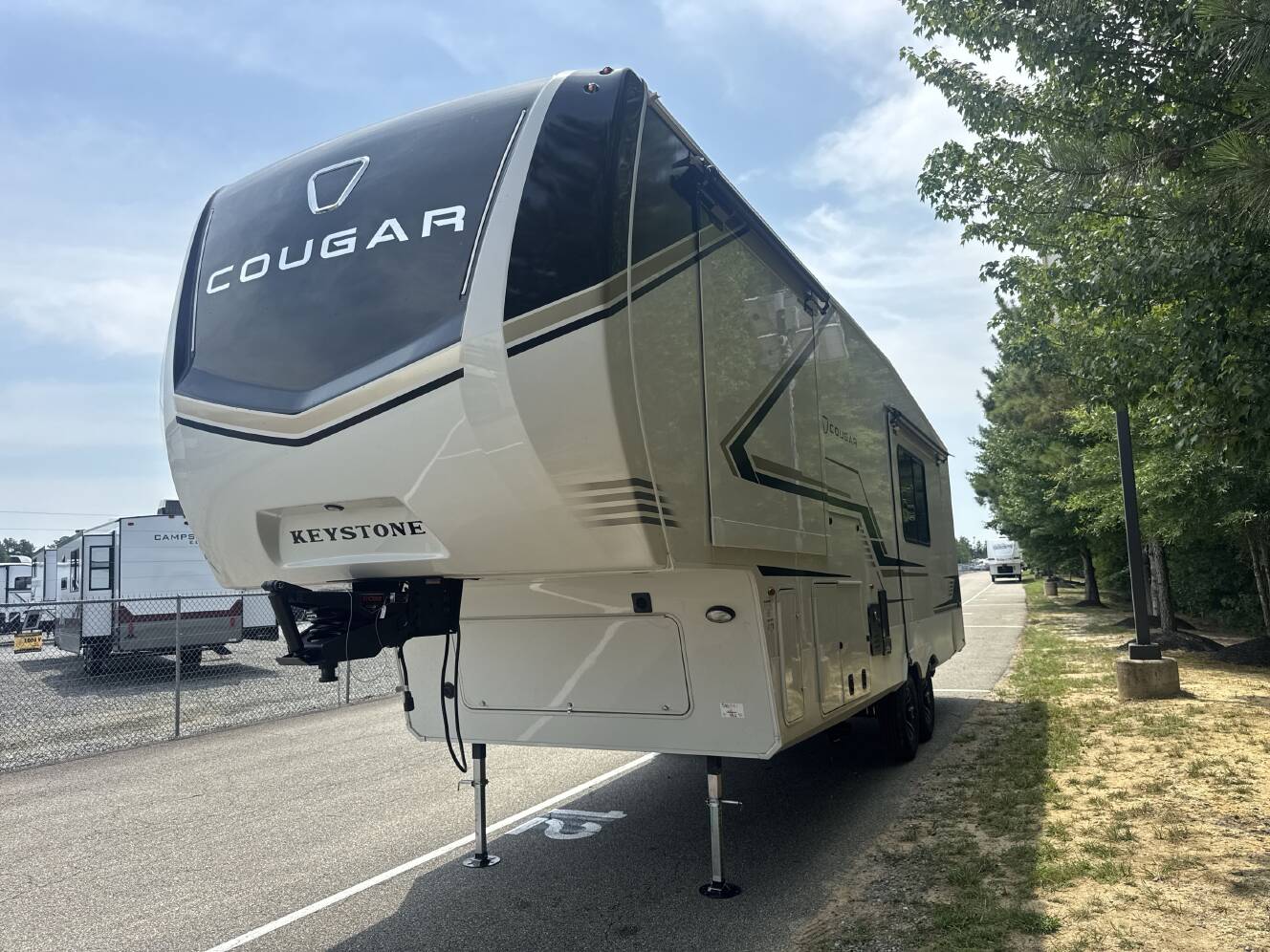 A photo of this 2027 Keystone COUGAR 260MLE