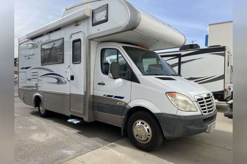 2008 Gulf Stream VISTA CRUISER 4230 in golden CO