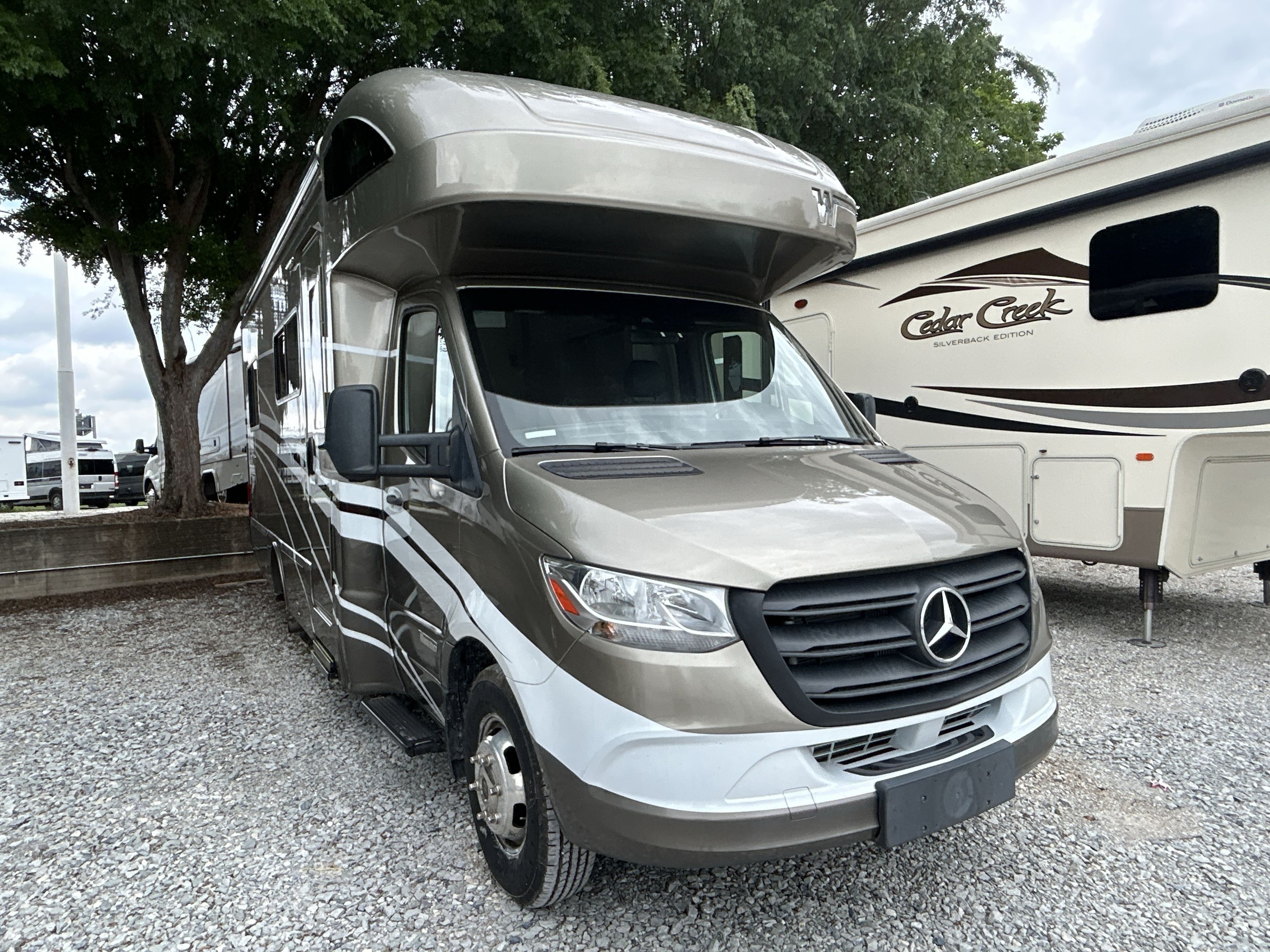 2020 Winnebago NAVION 24V RV