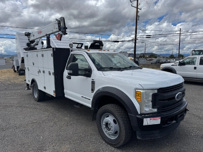 2017 FORD F550
