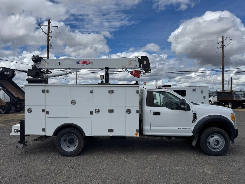 2017 FORD F550