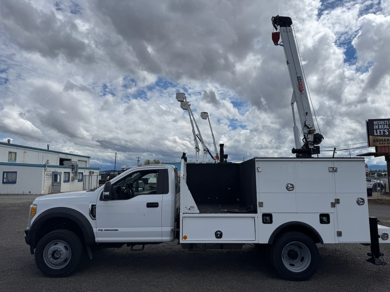 2017 FORD F550 XL in Central Point, OR