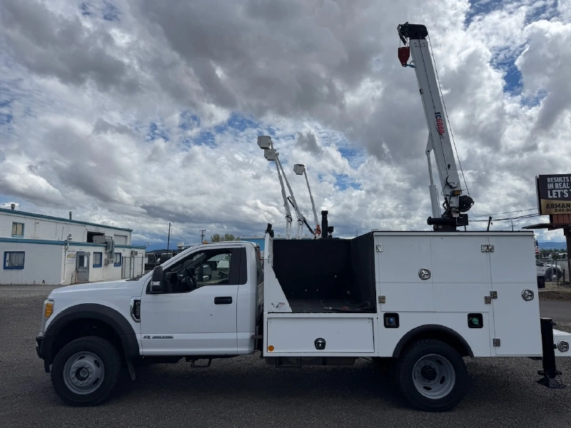2017 FORD F550