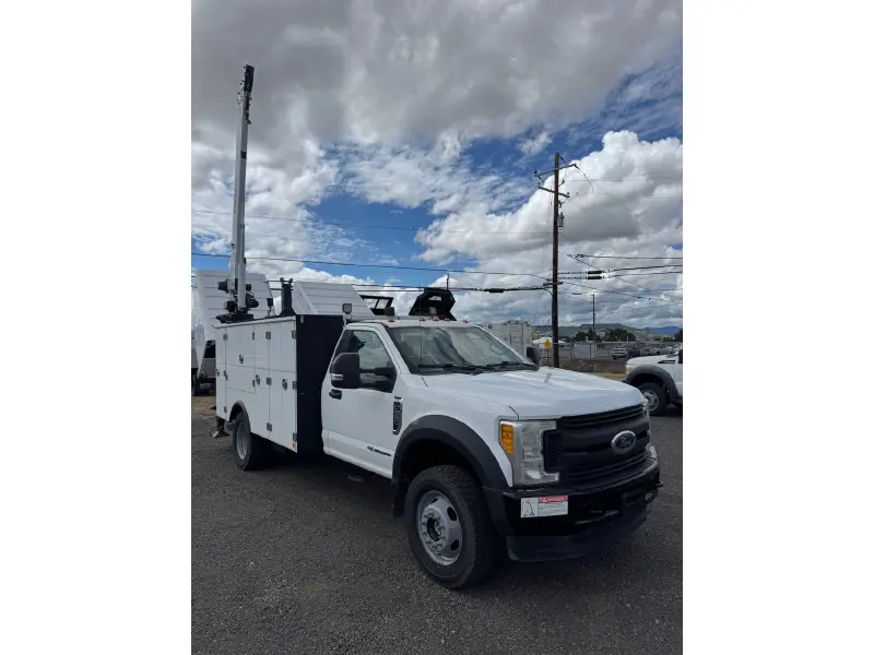 2017 FORD F550