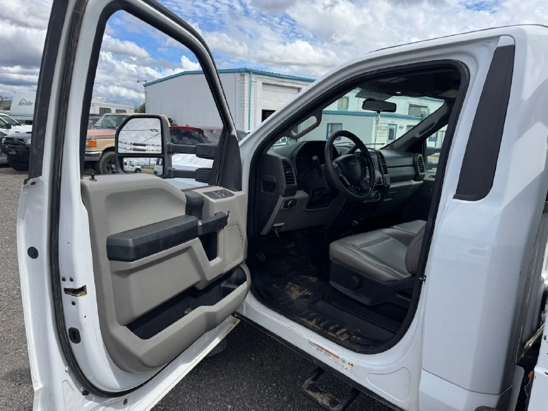 2017 FORD F550