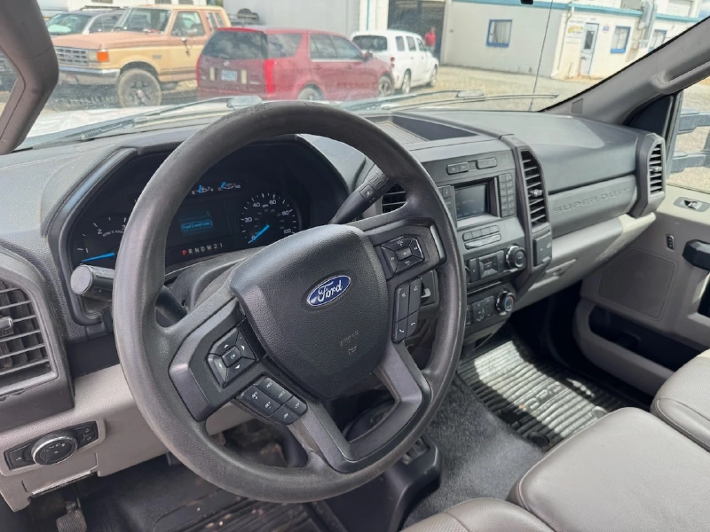 2017 FORD F550