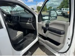 2017 FORD F550