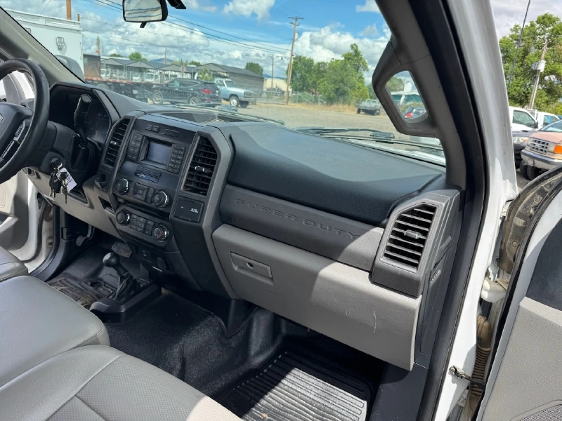 2017 FORD F550