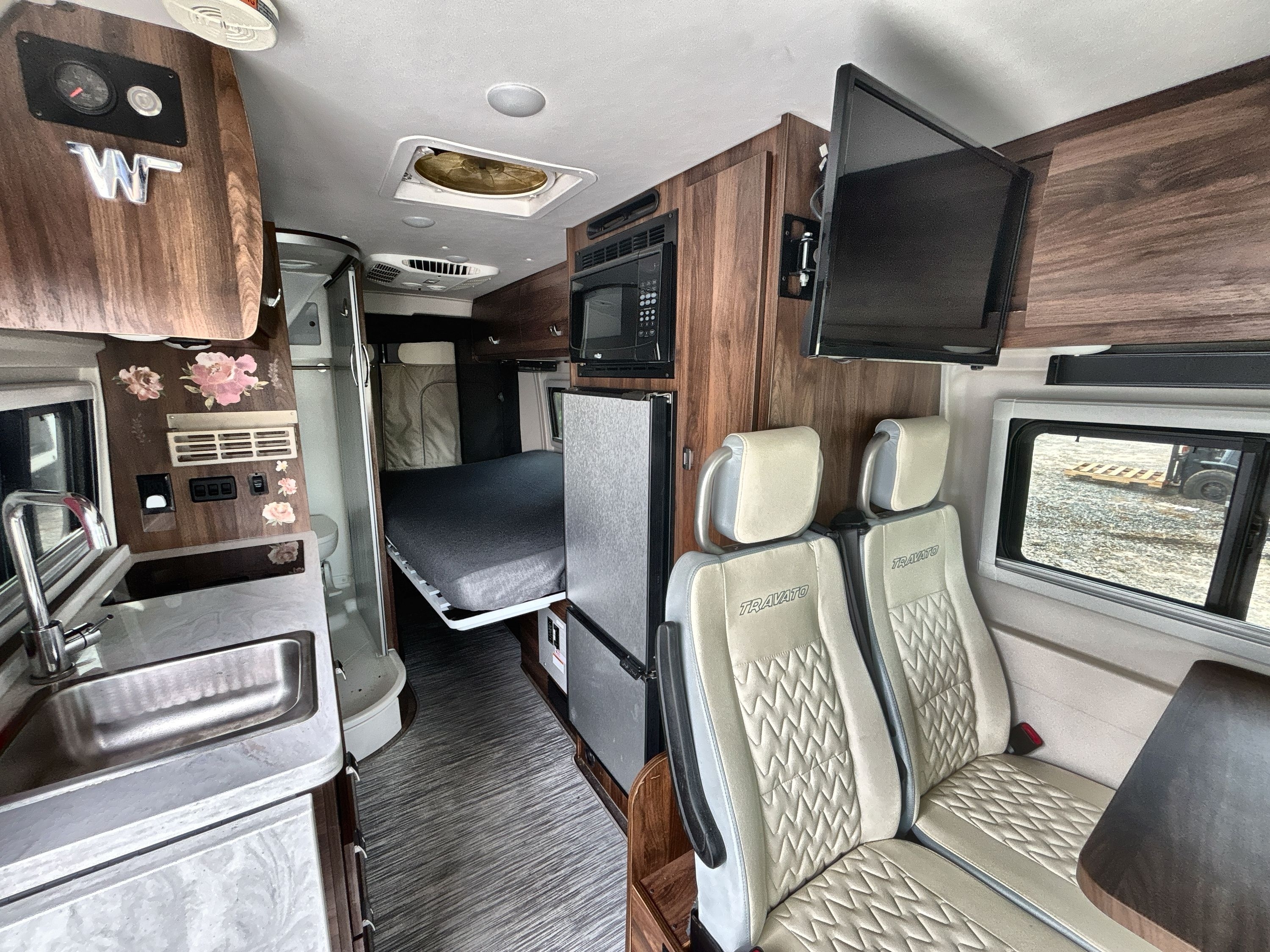 2022 Winnebago TRAVATO 59GL in hope mills NC