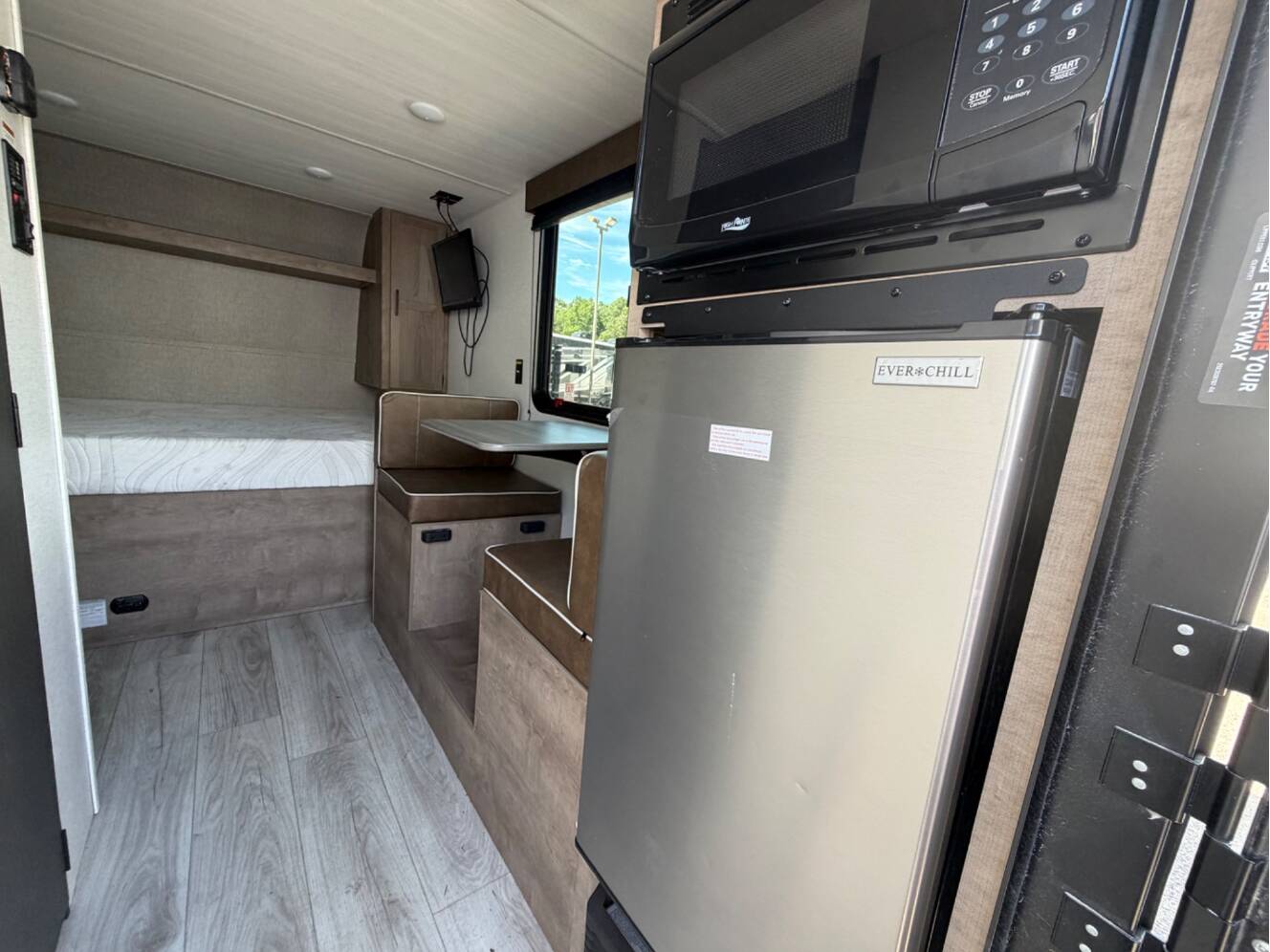 A photo of this 2025 Keystone SPRINGDALE CLASSIC 1400RE
