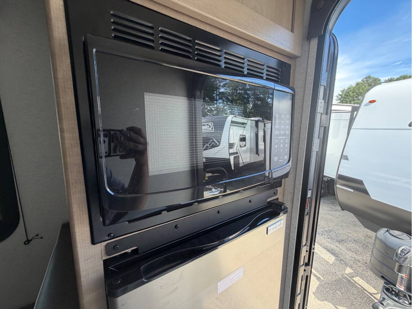 A photo of this 2025 Keystone SPRINGDALE CLASSIC 1400RE