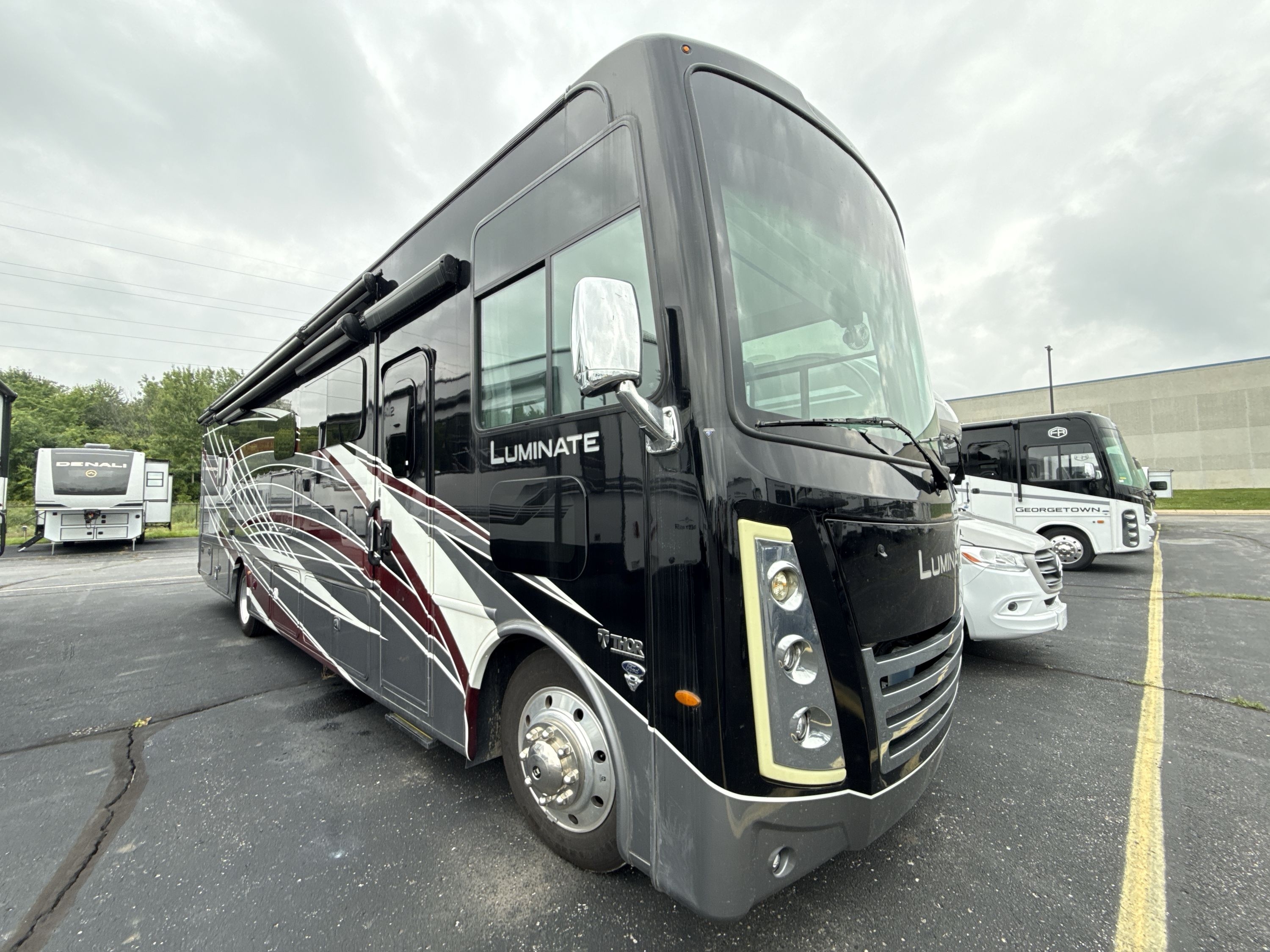 2024 Thor LUMINATE CC35 in birch run MI