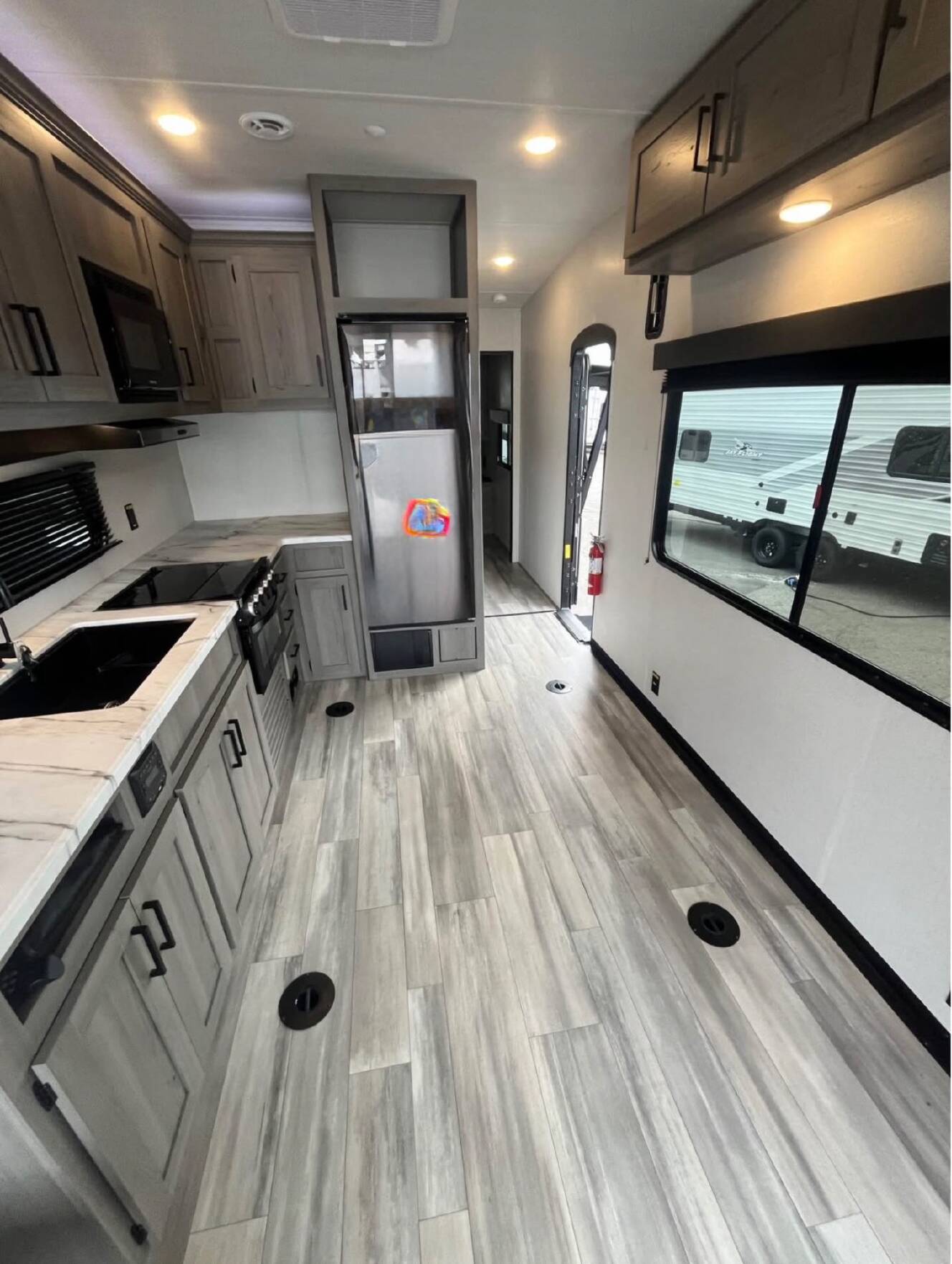 A photo of this 2024 Keystone CARBON 29WFO