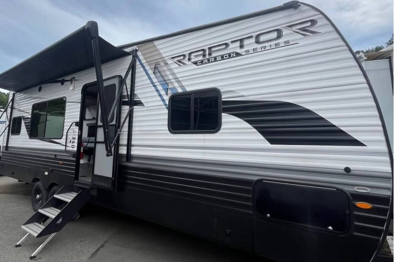 A photo of this 2024 Keystone CARBON 29WFO