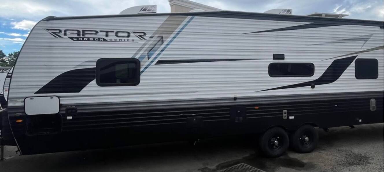 A photo of this 2024 Keystone CARBON 29WFO