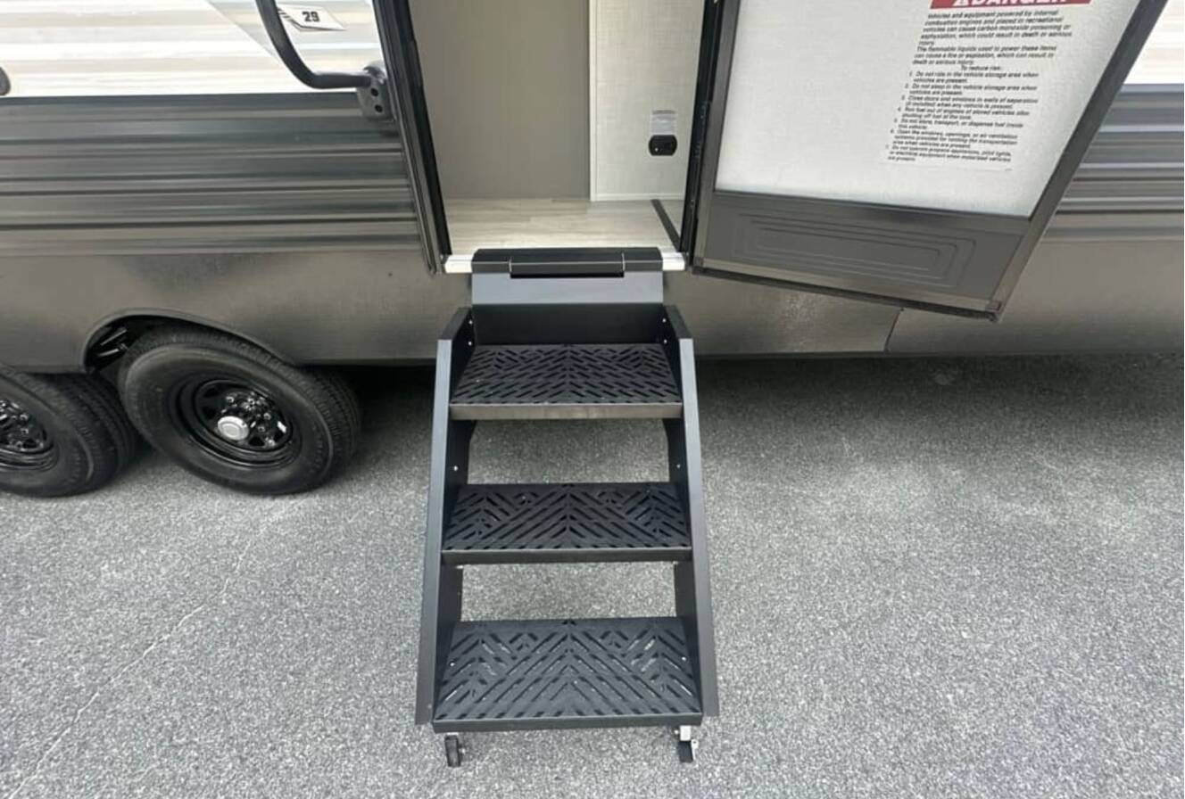 A photo of this 2024 Keystone CARBON 29WFO