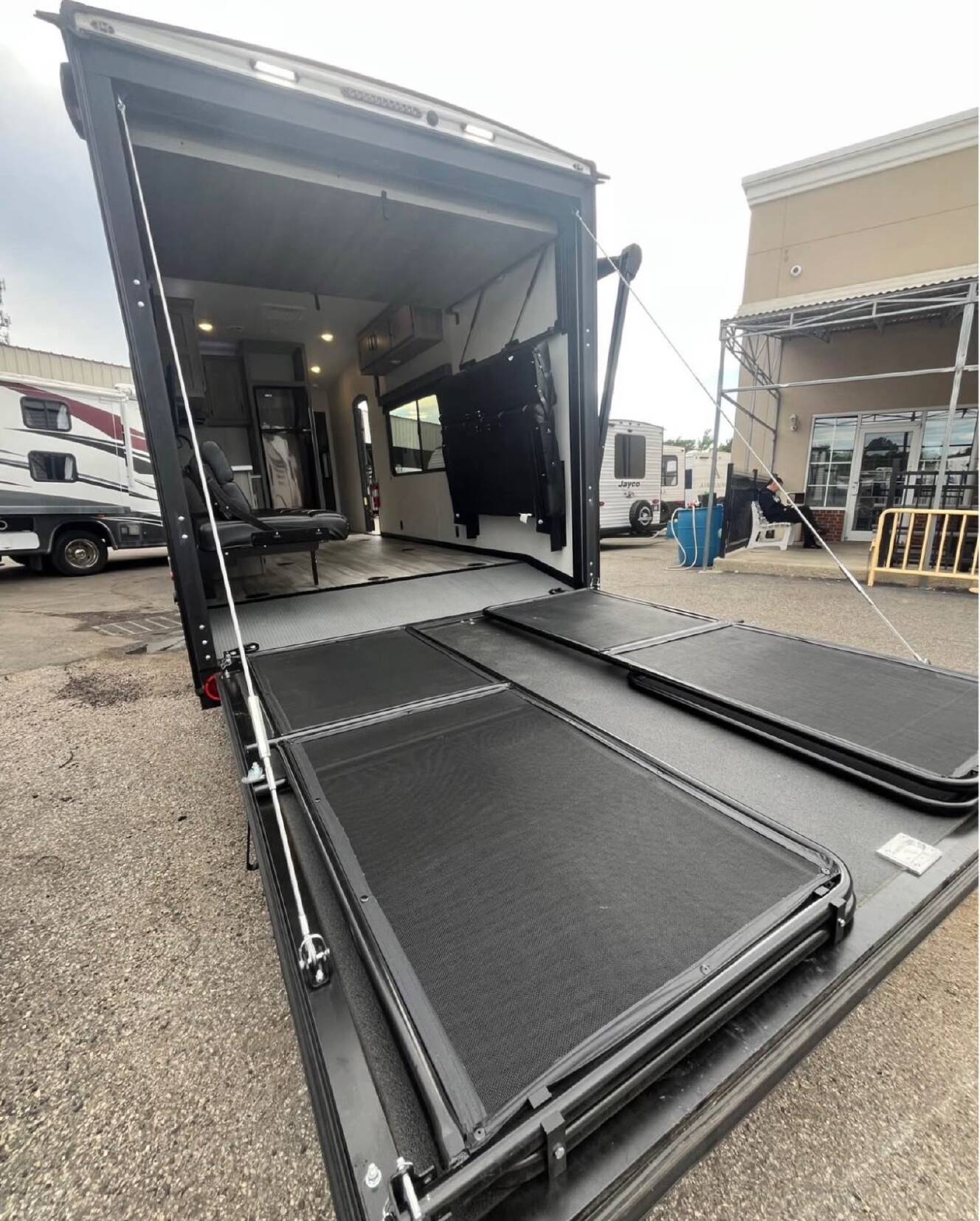 A photo of this 2024 Keystone CARBON 29WFO