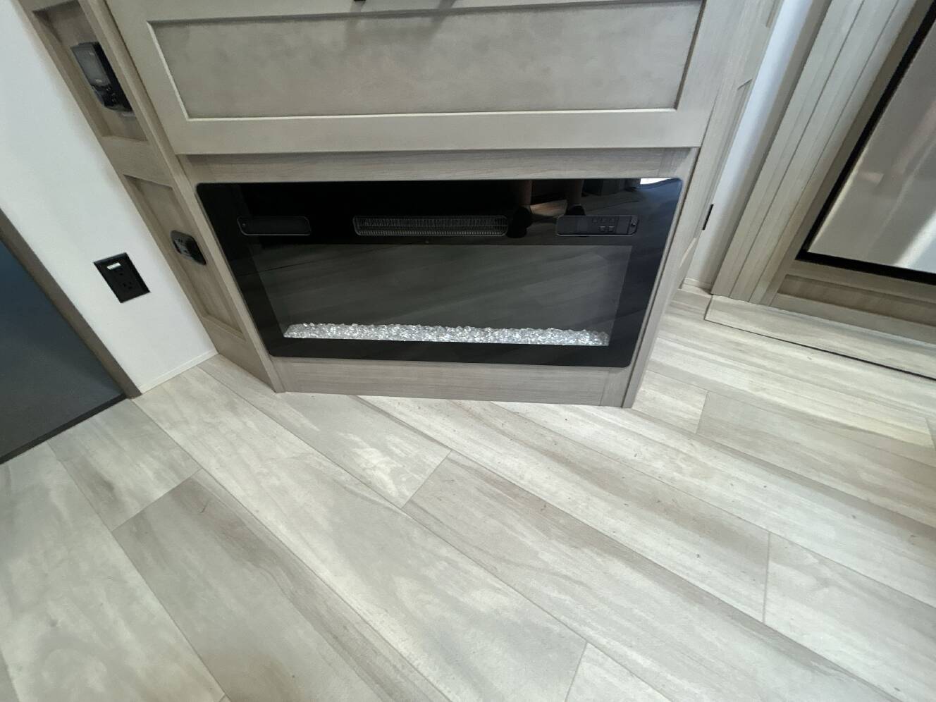 A photo of this 2025 Grand Design MOMENTUM G CLASS 350G
