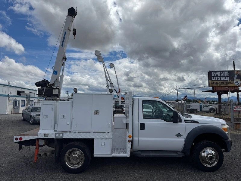 2012 FORD F550