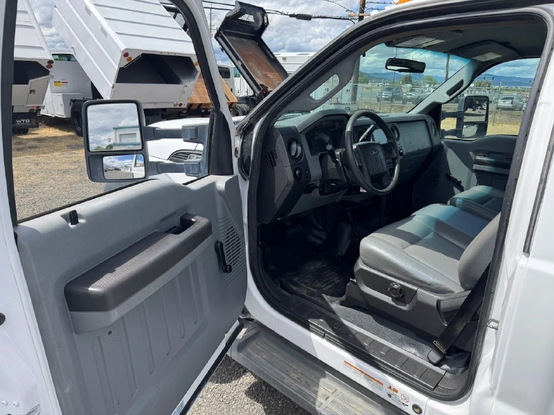 2012 FORD F550