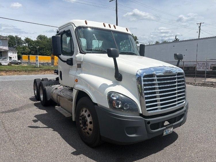 2019 FREIGHTLINER CASCADIA 125 in Capitol Heights, MD