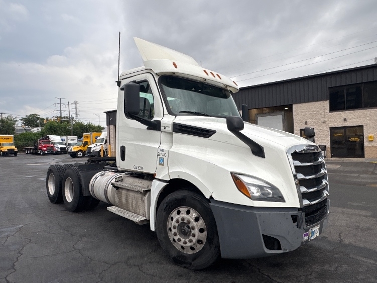 2020 FREIGHTLINER CASCADIA 126 in North Bergen, NJ
