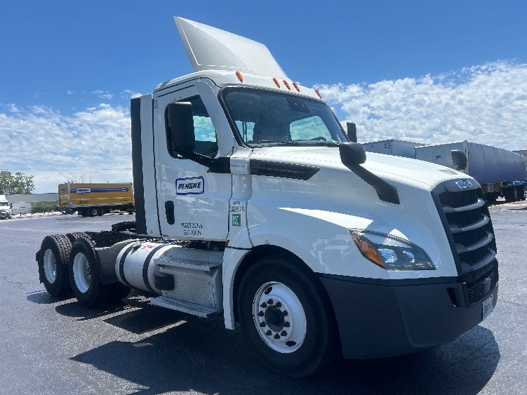 2021 FREIGHTLINER CASCADIA 126 in Melrose Park, IL